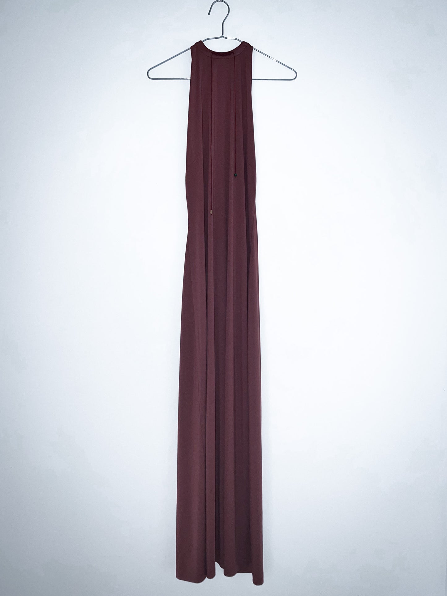 LUCKY KNOT HALTER NECK BACKLESS DRESS