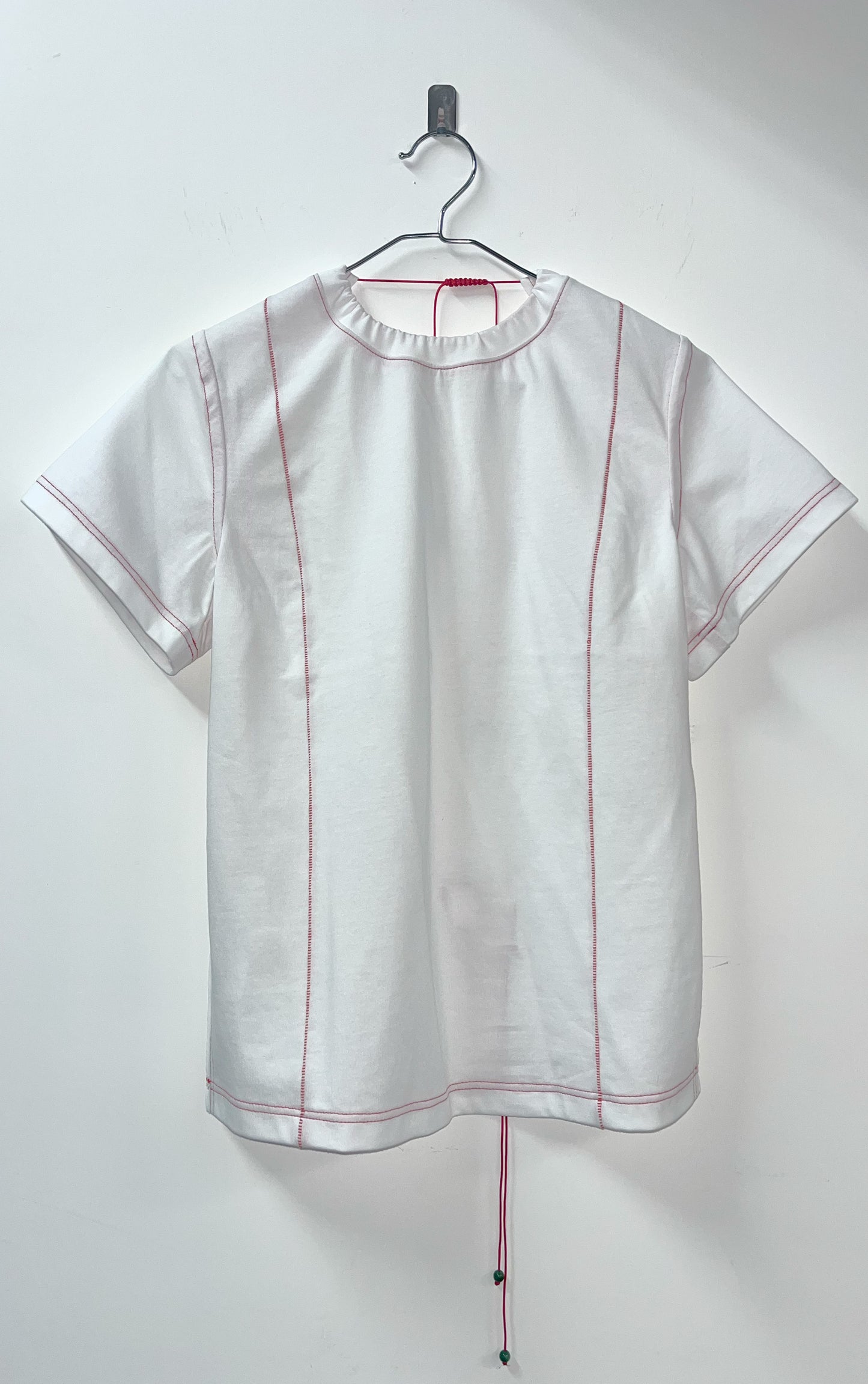 LUCKY KNOT BACKLESS T-SHIRT