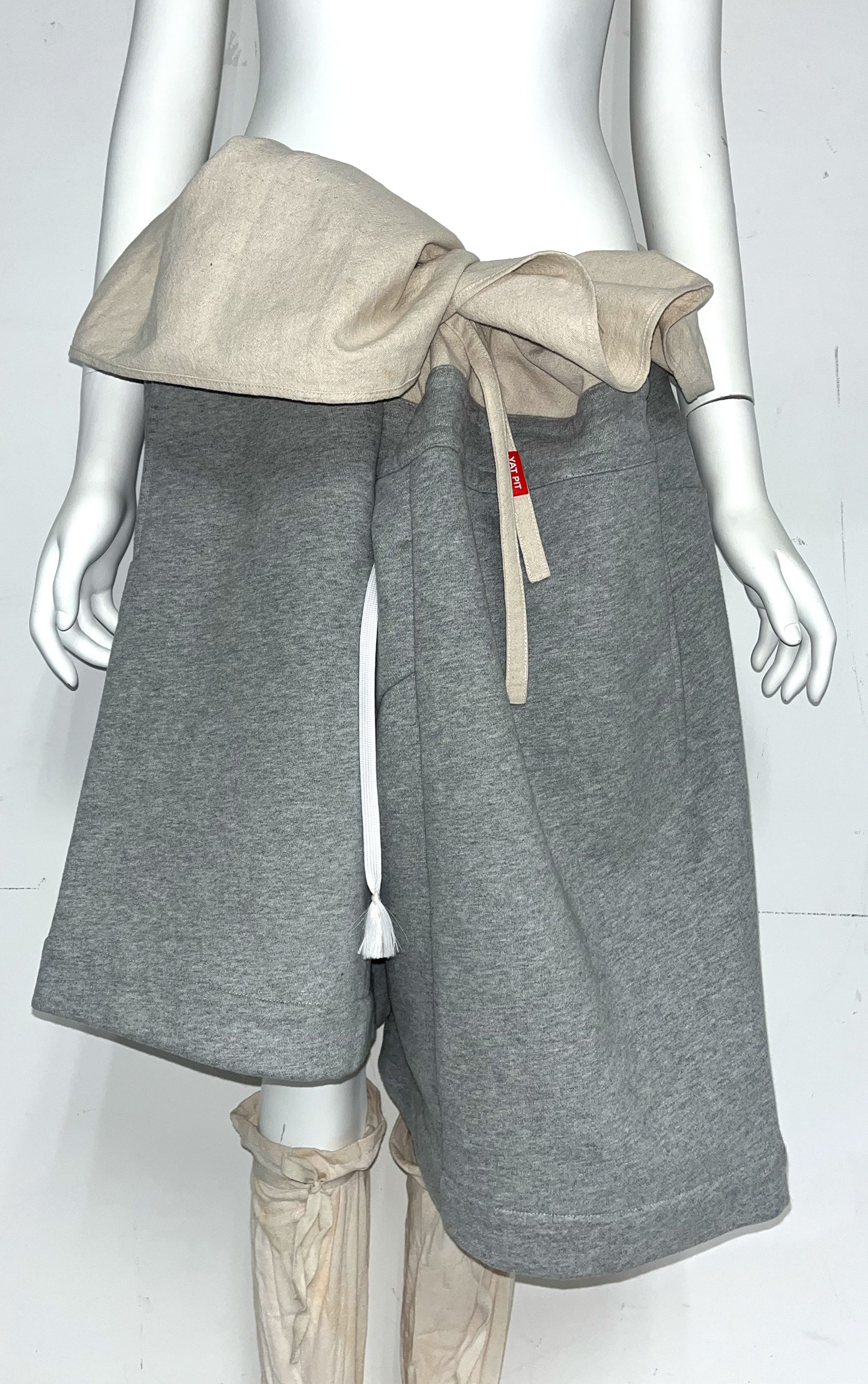 WRAP SWEAT SHORTS