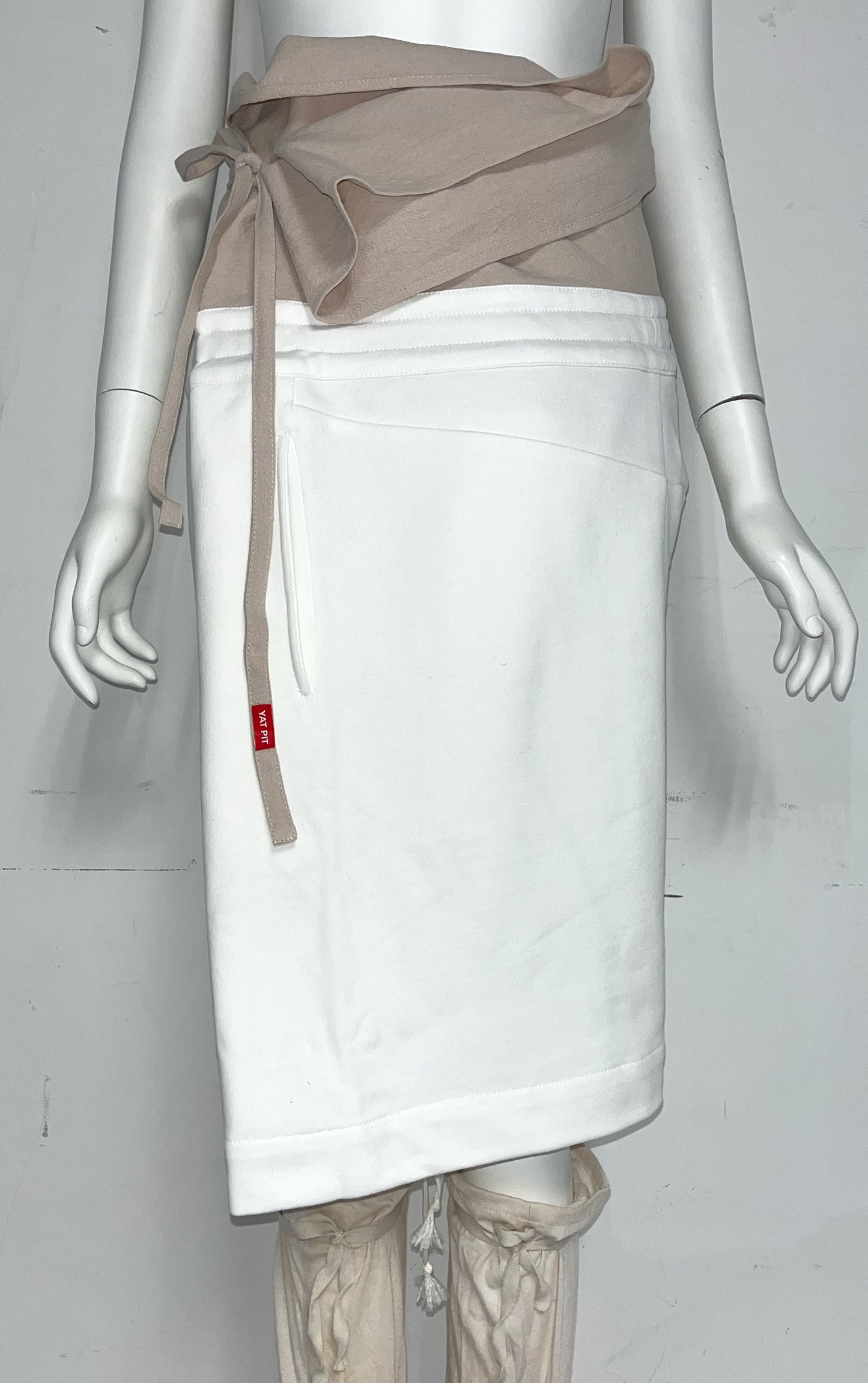 WRAP SWEAT SHORTS