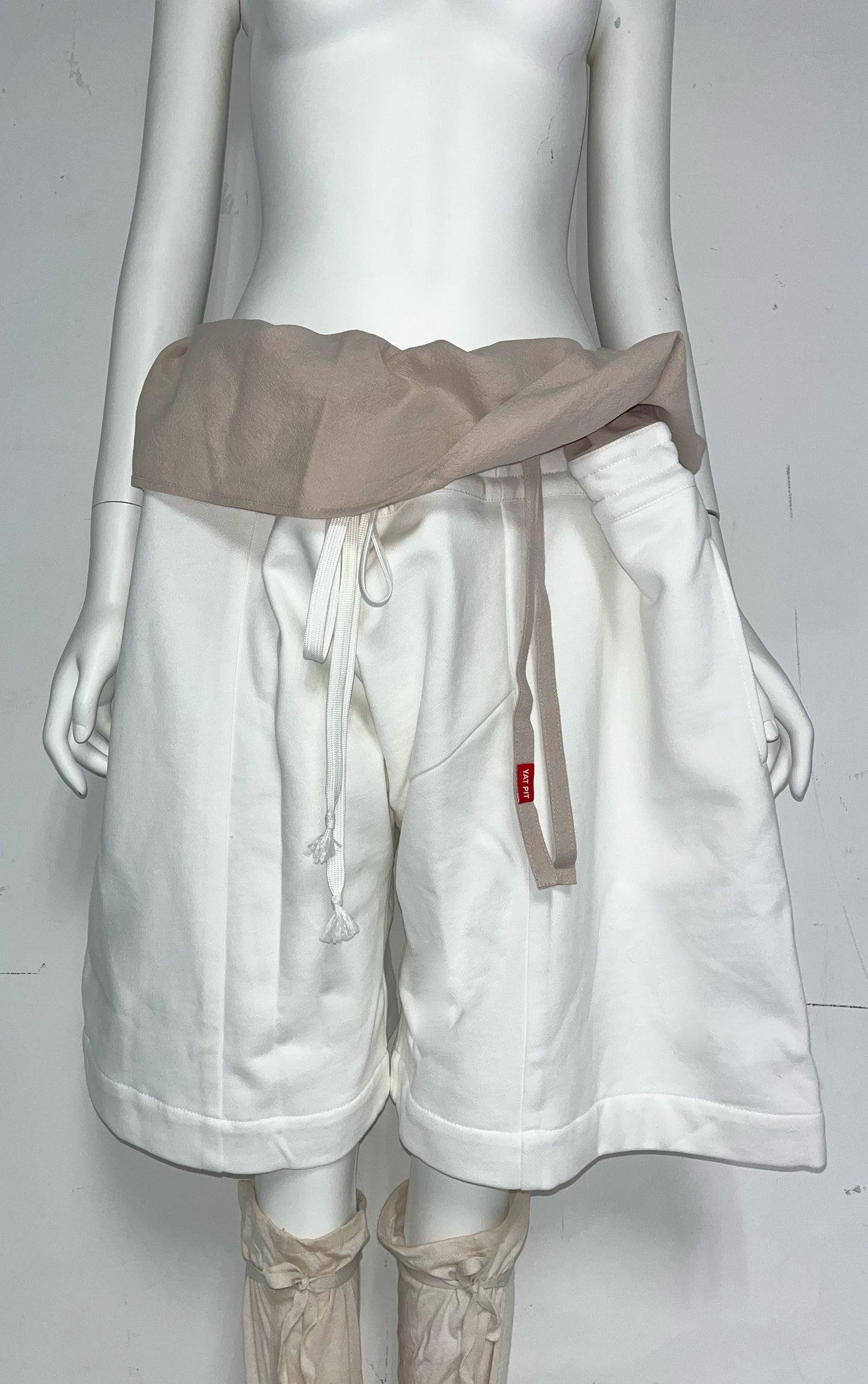 WRAP SWEAT SHORTS