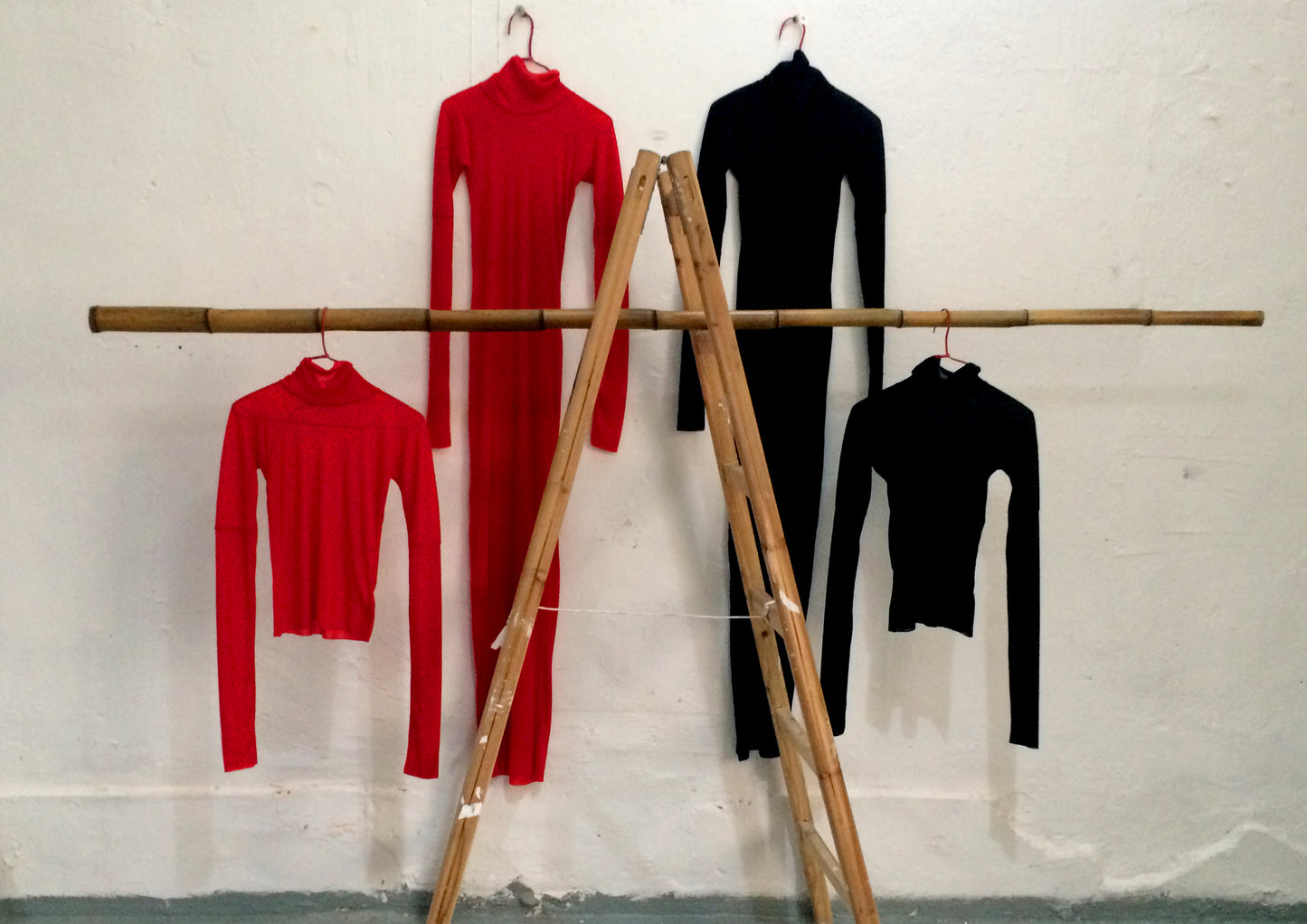 YAT PIT ROLL NECK RIB TOP