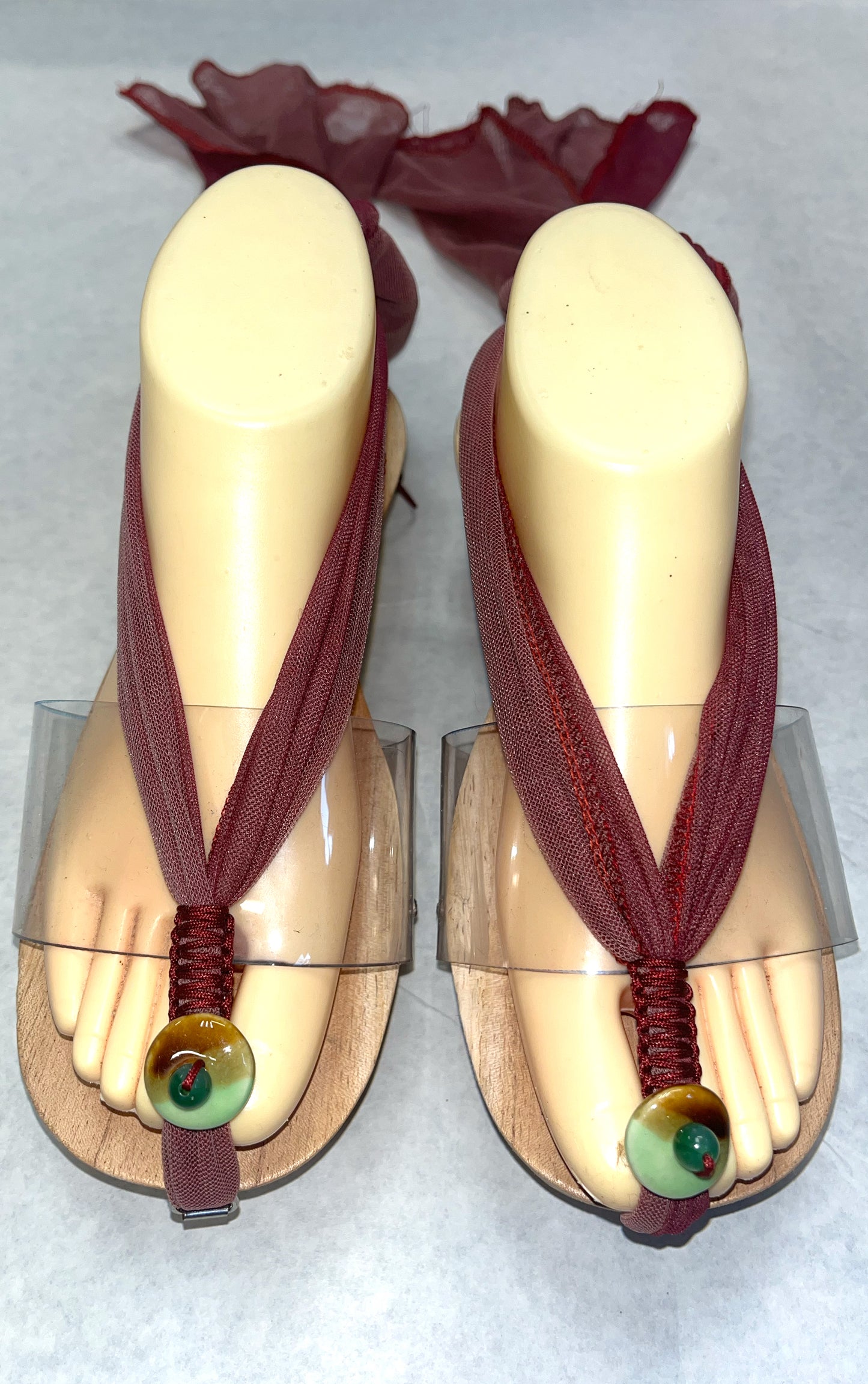 THONG STRAP WOODEN JADE CLOG