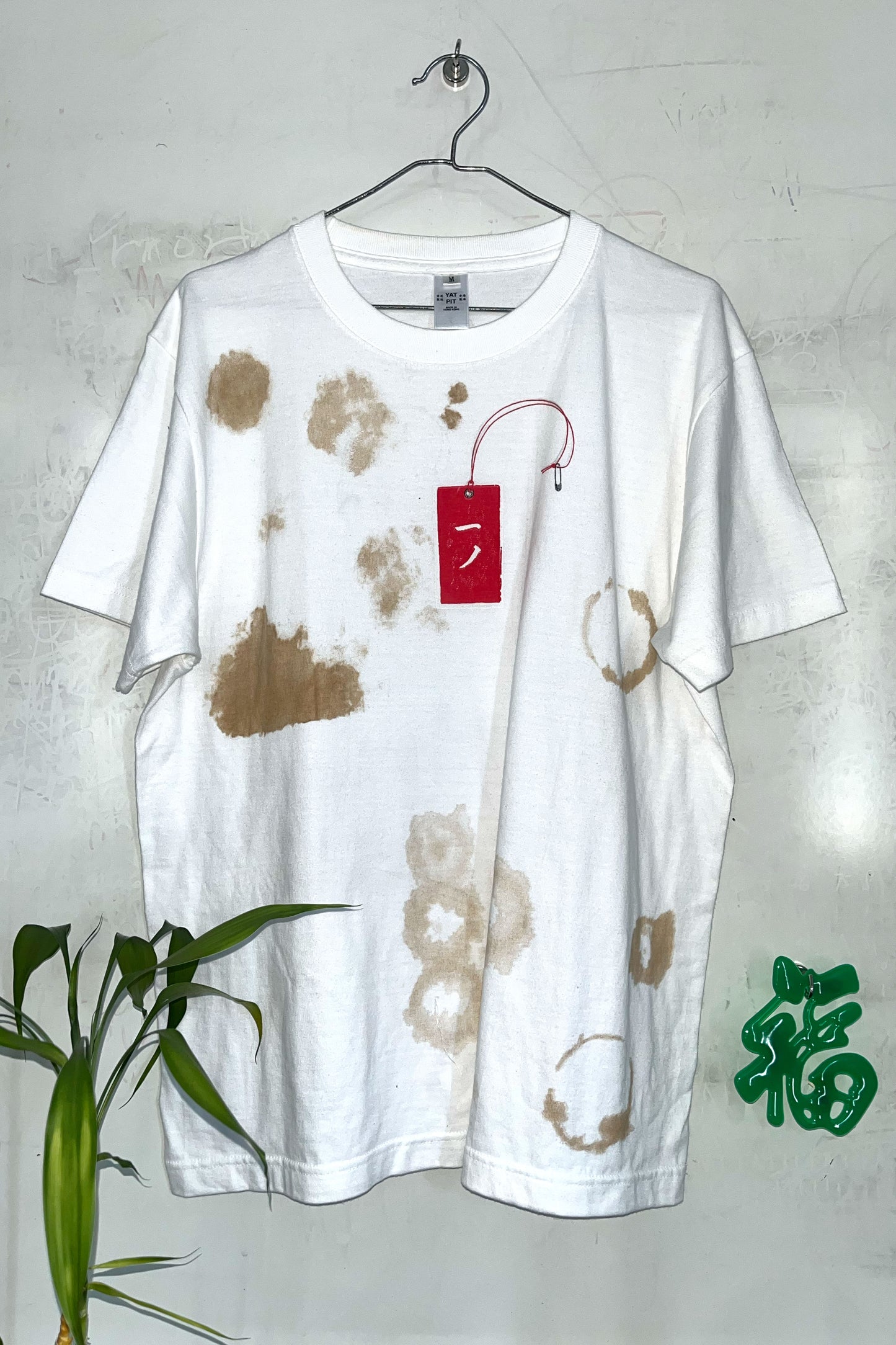 TEA STAINED SWING TAG T-SHIRT